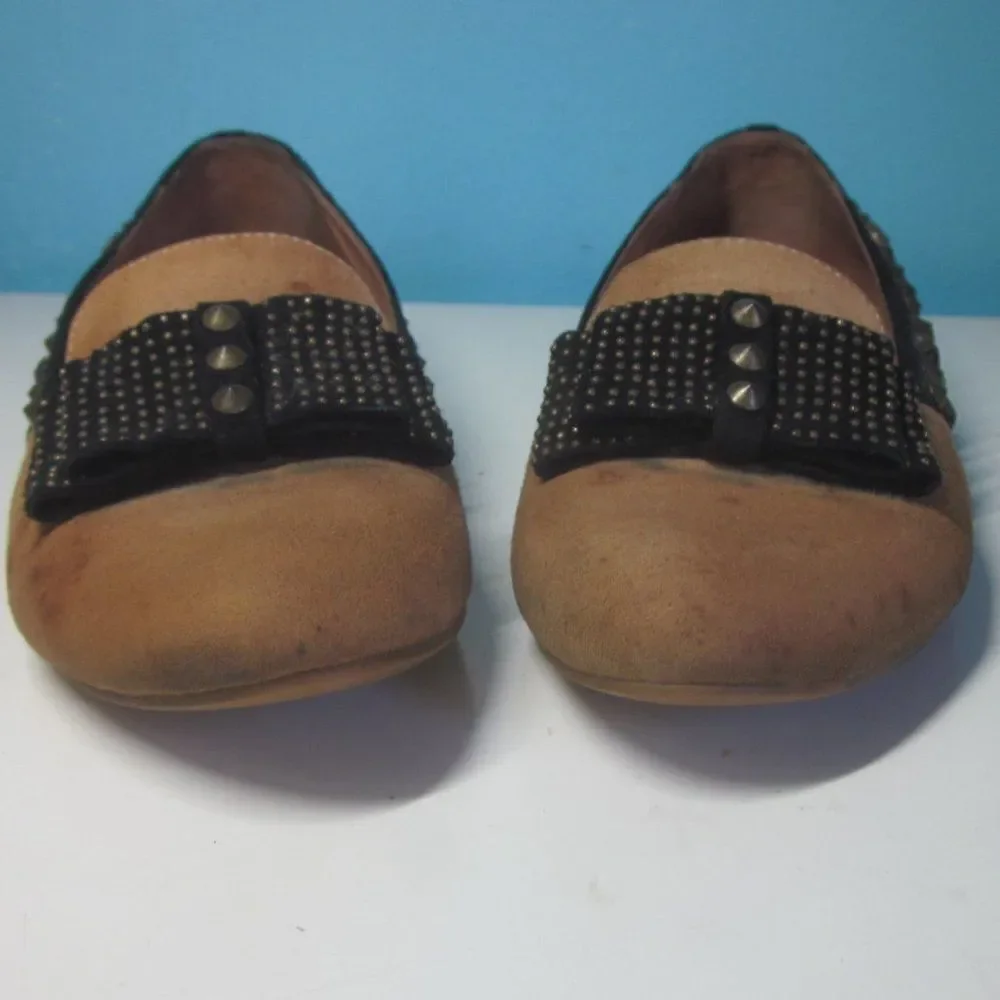 Jeffery Campbell Womens Size 7.5 Slip On Flats Studded Bow Loafer Tan / Black